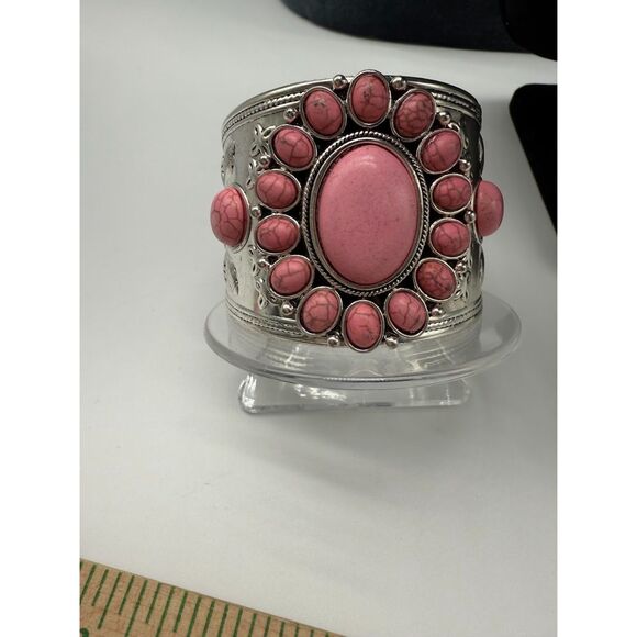 Pink & Silver Howlite Necklace Cuff Bracelet Set - Picture 4 of 8